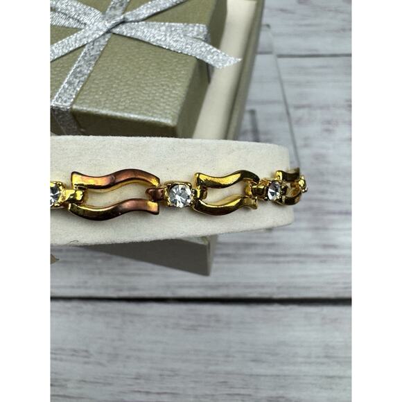 Cote d' Azur Women's 4-piece Gift Set Watch Bracelet Earrings Necklace Gold Tone - Picture 7 of 16